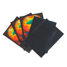 Cargar imagen en el visor de la galería, Protectores Standard | Colección Vitrales - Dragón Verde 66x91mm