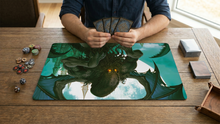 Cargar imagen en el visor de la galería, Playmat TOPDECK | Cthulhu de Onyria
