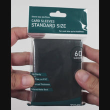 Cargar y reproducir el video en el visor de la galería, Protectores Esenciales | TOPDECK Standard 66x91mm color Negro

