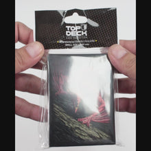 Cargar y reproducir el video en el visor de la galería, Protectores con Diseño | TOPDECK Small 62x89mm Wyvern de Sangre
